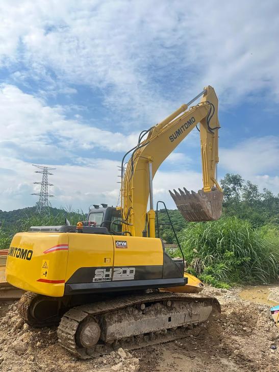 Buy Sumitomo SH200-5 Used Excavator / 1
