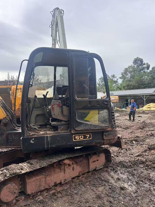 Buy Hyundai HX60 Used Excavator / 1