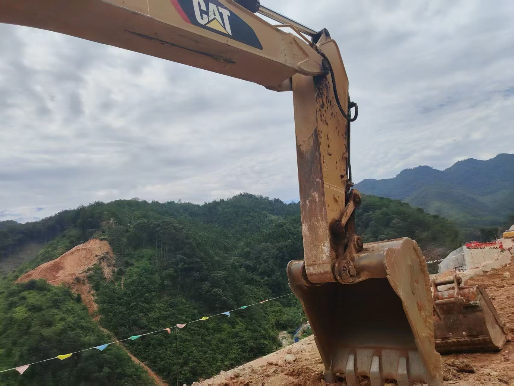 Buy Caterpillar 336E Used Excavator / 4