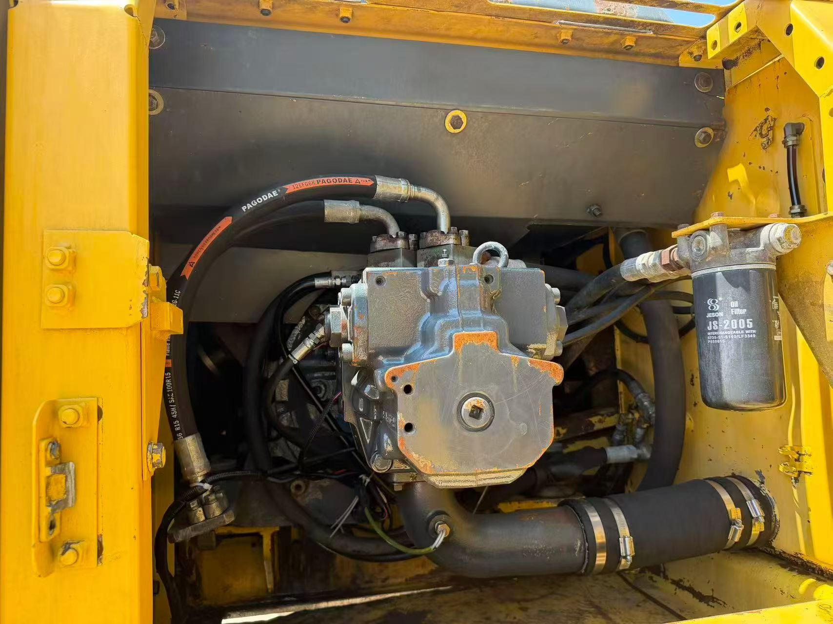 Buy Komatsu PC200-7 Used Excavator / 7