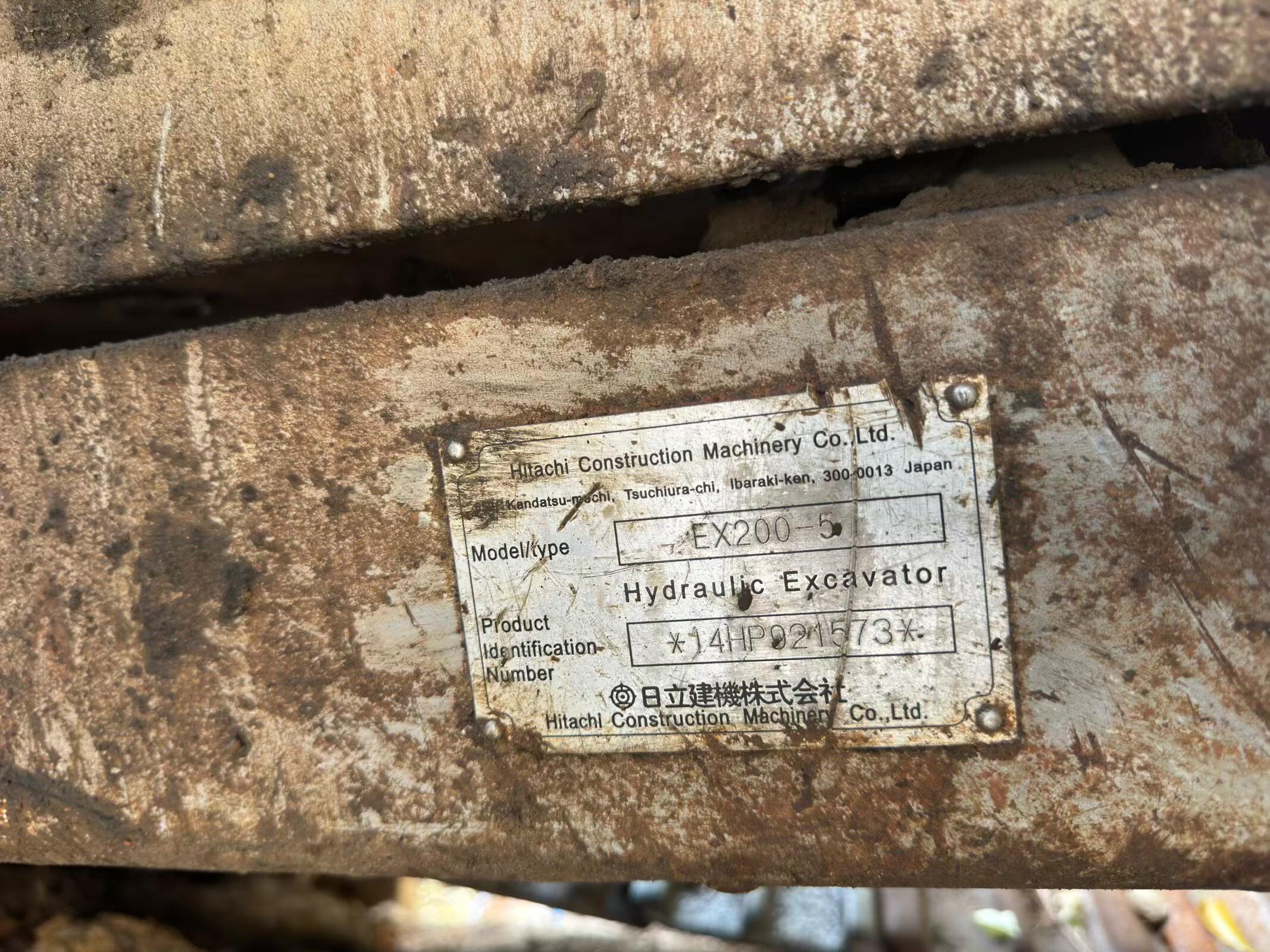 Buy Hitachi EX200-5 Used Excavator / 5