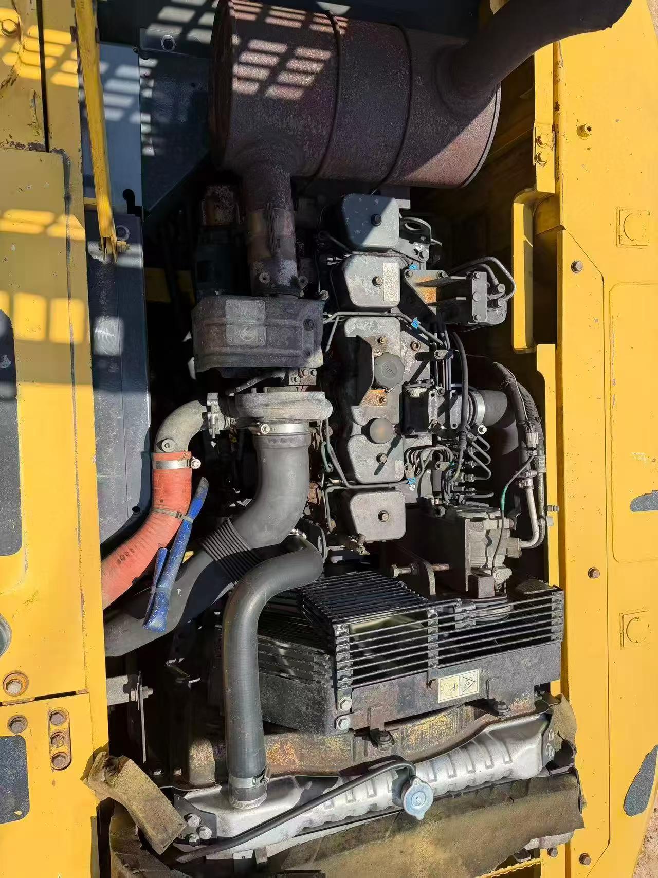 Buy Komatsu PC200-7 Used Excavator / 8