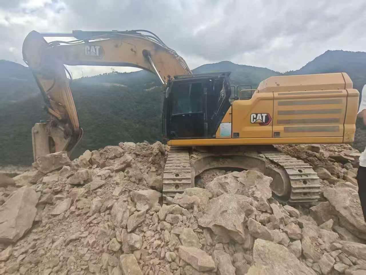 Buy Caterpillar 349E Used Excavator / 9