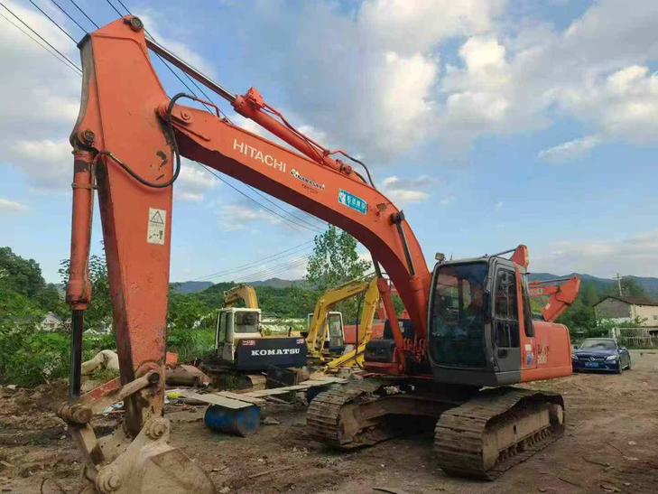 Buy Hitachi ZX200-6 Used Excavator / 1