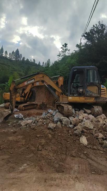 Buy XCMG XE60 Used Excavator / 1