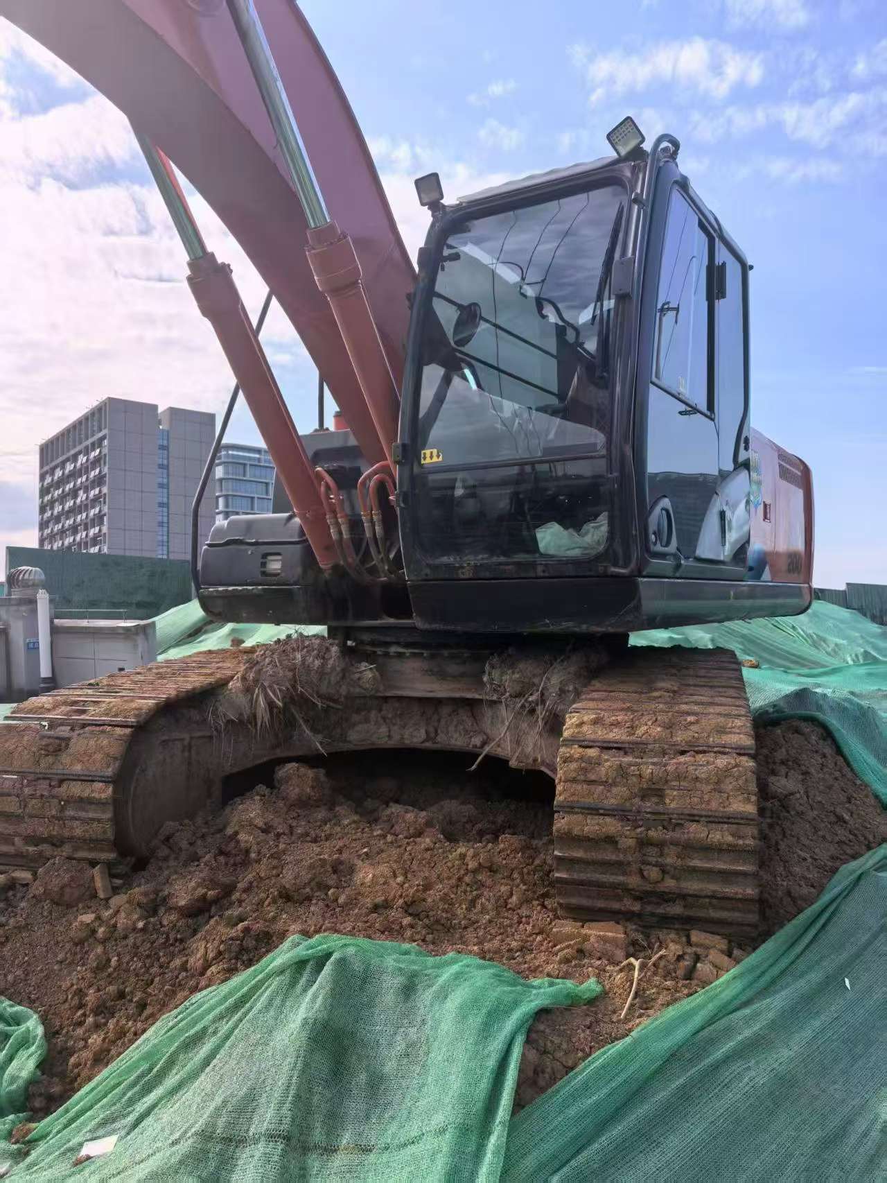 Buy Hitachi ZH200-5A Used Excavator / 2