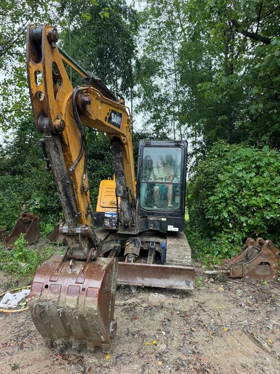Buy Sany Used Excavator / 1