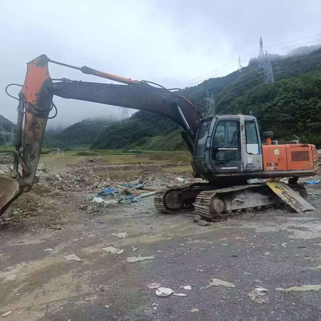 Buy Hitachi ZX210-3G Used Excavator / 3