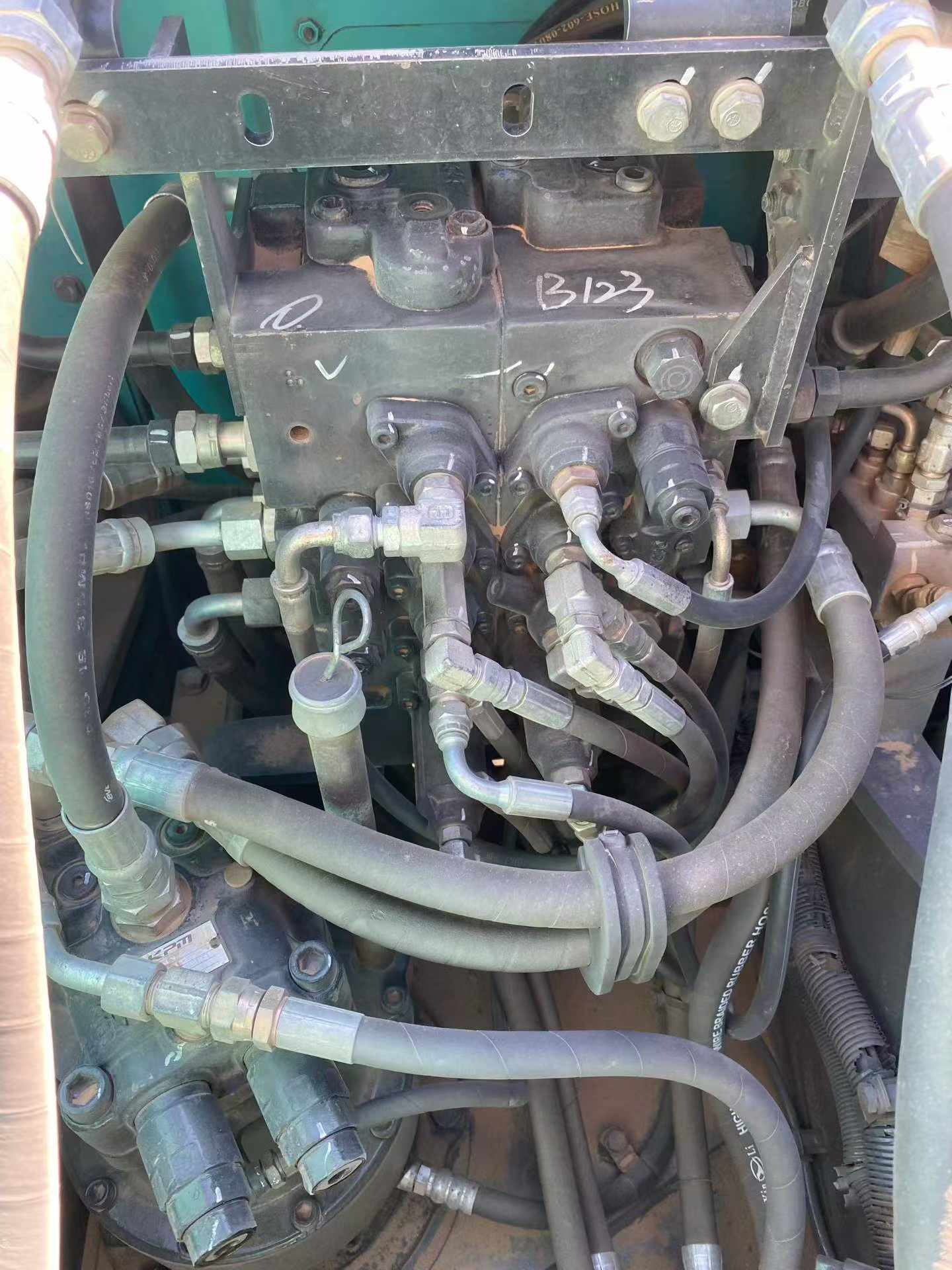Buy Kobelco SK140 Used Excavator / 6