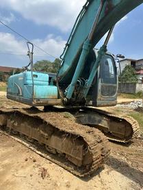 Buy Kobelco SK200 Used Excavator / 3 Buy Kobelco SK200 Used Excavator / 3