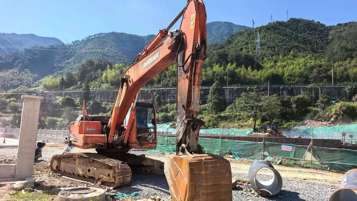 Buy Doosan S225 Used Excavator / 1