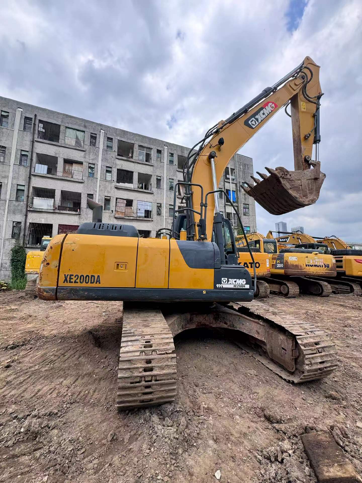 Buy XCMG XE200 Used Excavator / 2