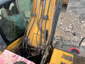 Buy XCMG XE215 Used Excavator / 4 Buy XCMG XE215 Used Excavator / 4
