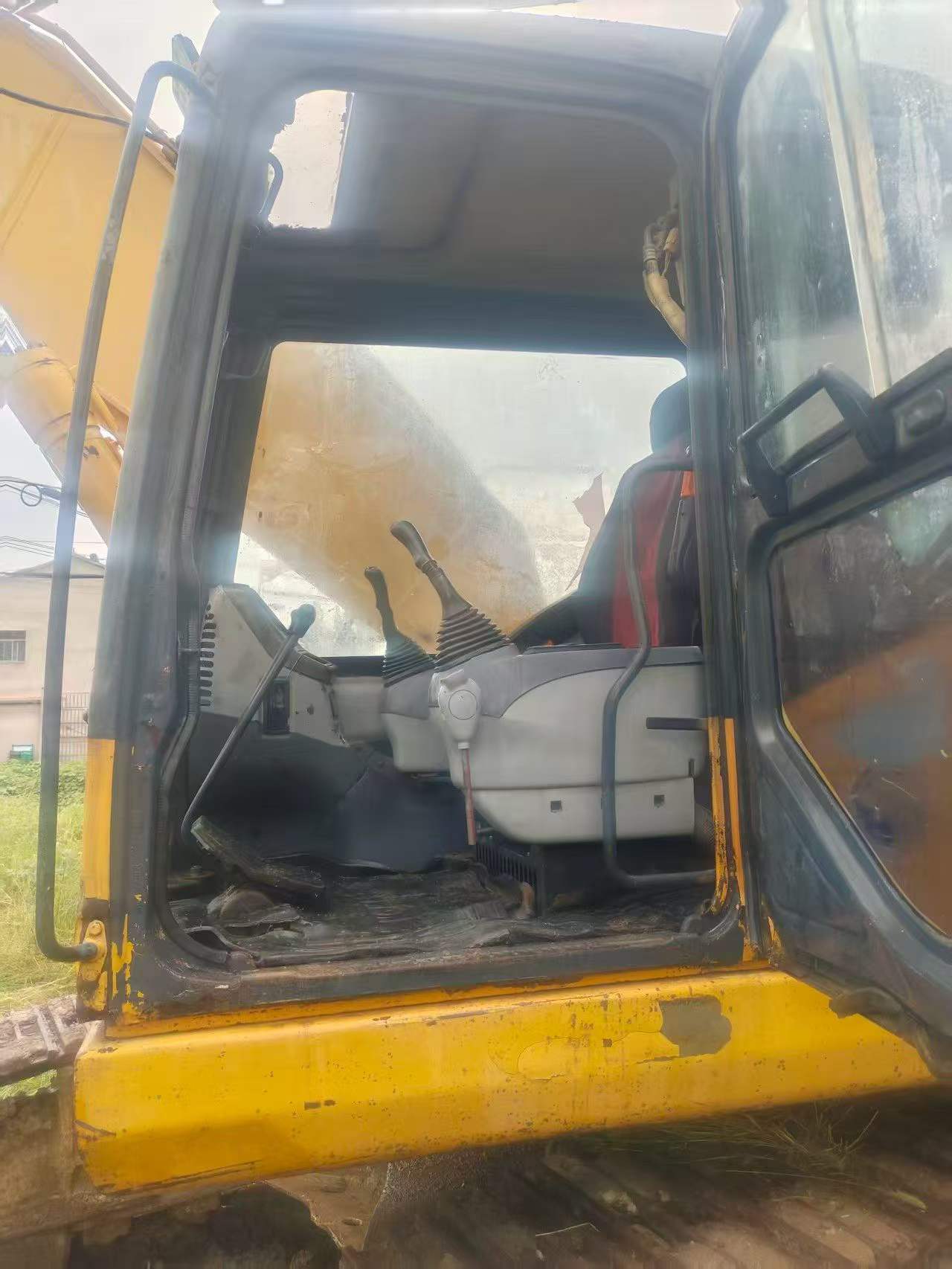 Buy Komatsu PC200-7 Used Excavator / 6
