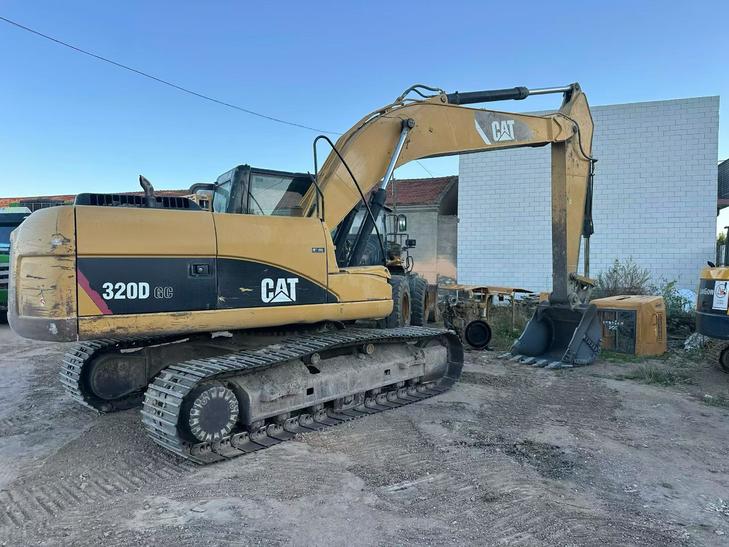 Buy Caterpillar 320GC Used Excavator / 1