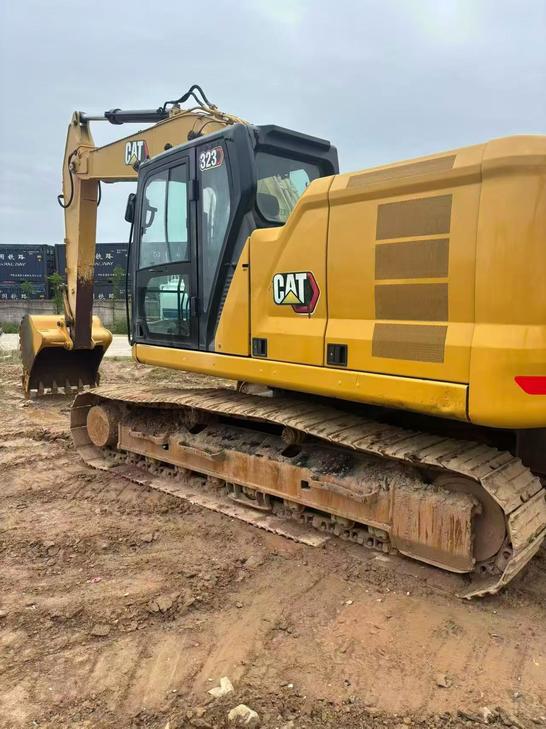 Buy Caterpillar 323 Used Excavator / 1
