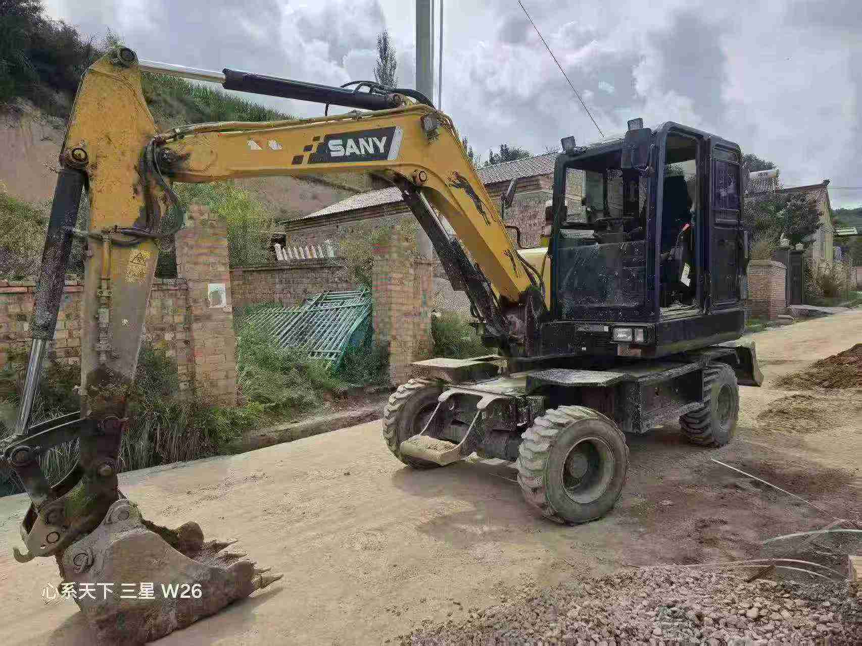 Buy Sany SY65C Used Excavator / 2