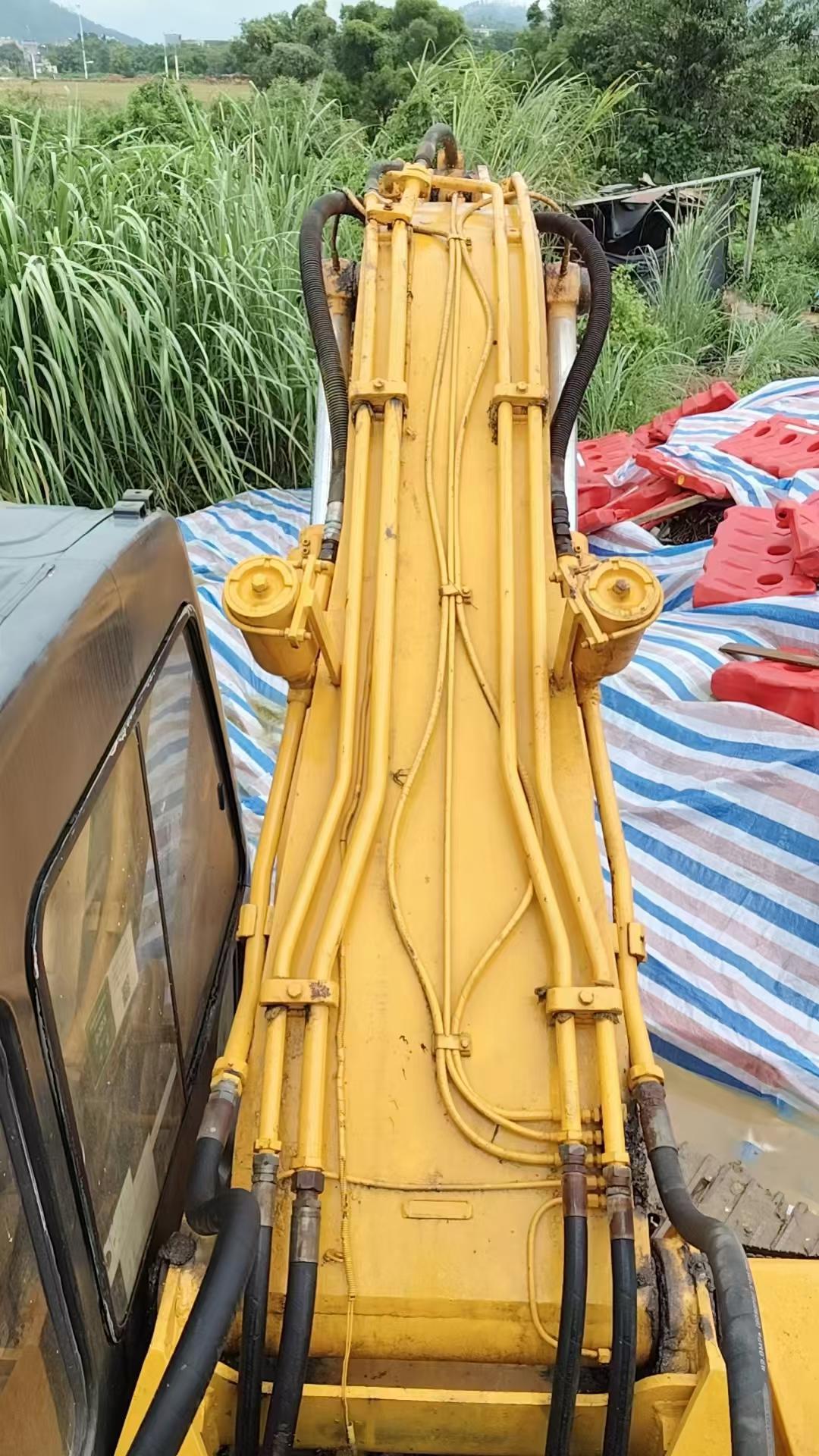 Buy Kato 820-3SP Used Excavator / 8