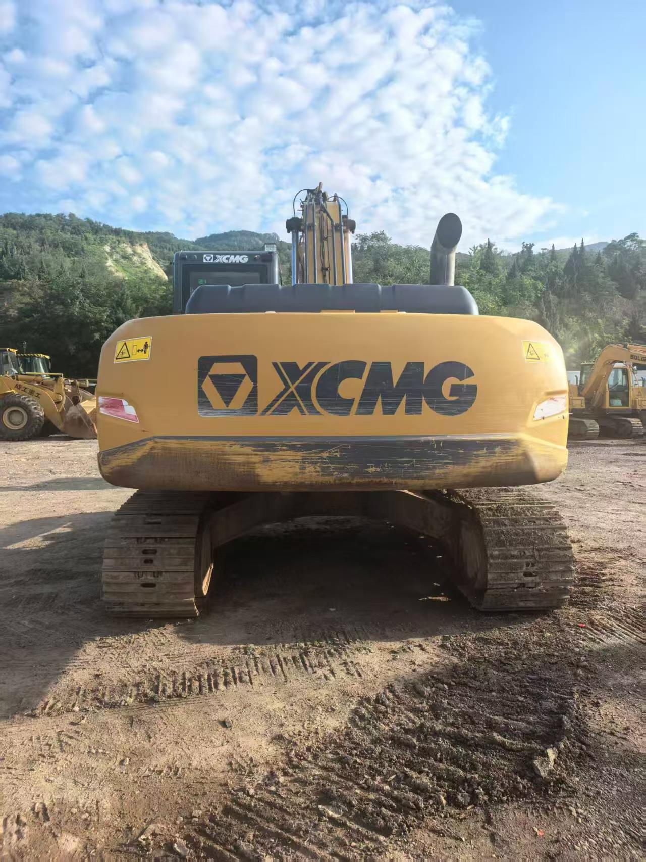 Buy XCMG XE245D Used Excavator / 4
