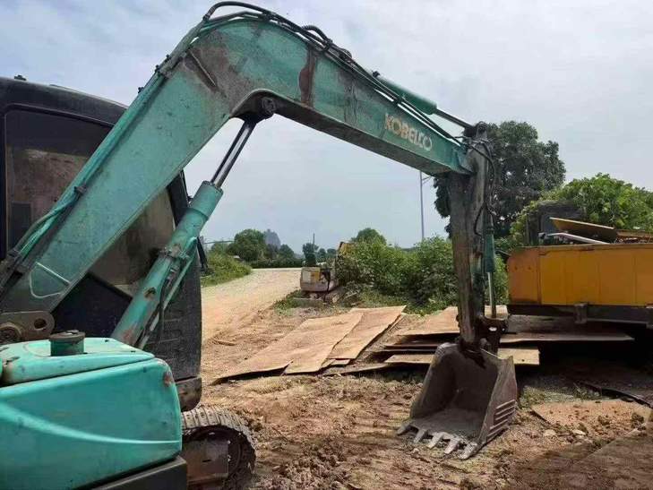 Buy Kobelco SK75 Used Excavator / 1