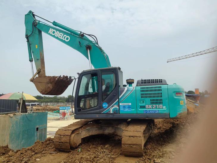 Buy Kobelco SK210-6 Used Excavator / 1