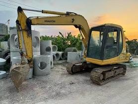 Buy Komatsu PC60-7 Used Excavator / 2 Buy Komatsu PC60-7 Used Excavator / 2