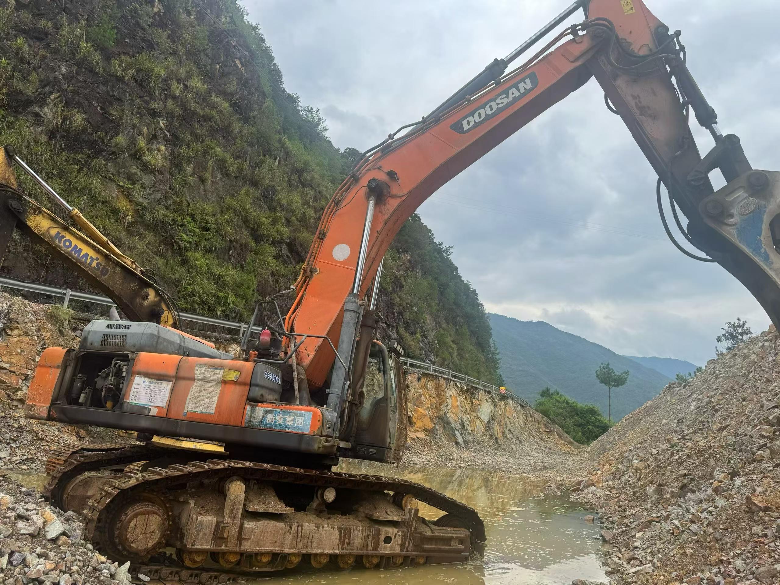 Buy Doosan DX500-SS Used Excavator / 9