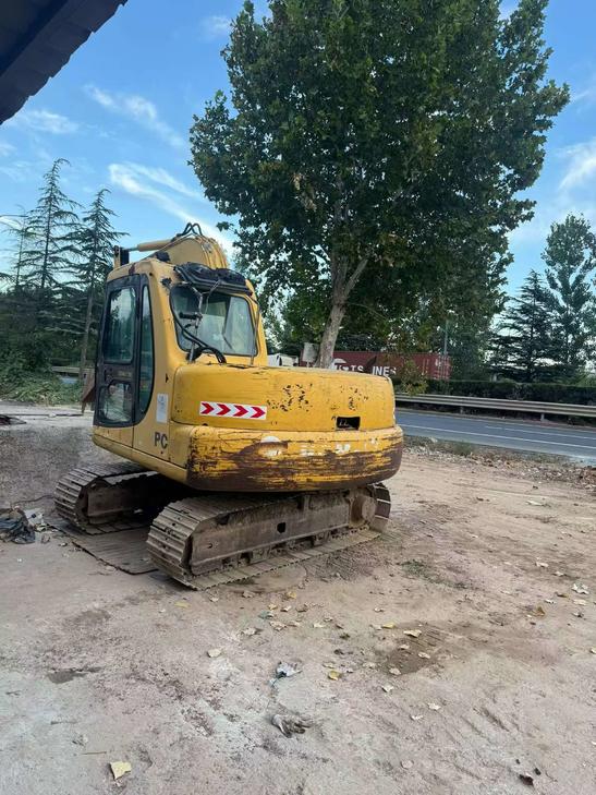 Buy Komatsu PC60-7 Used Excavator / 1