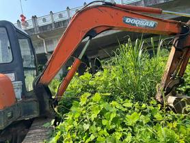 Buy Doosan DH55 Used Excavator / 9 Buy Doosan DH55 Used Excavator / 9