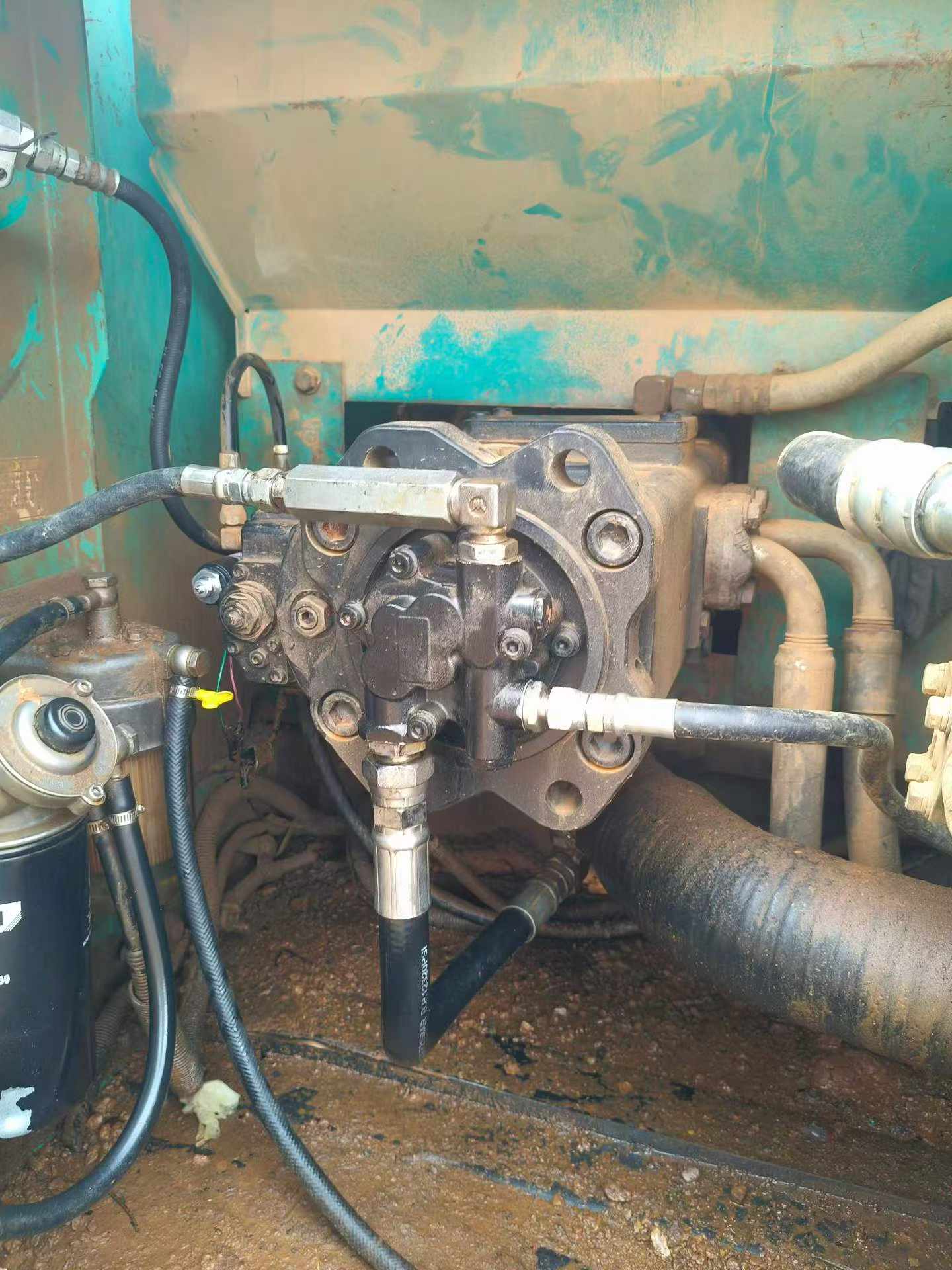Buy Kobelco SK210 Used Excavator / 2