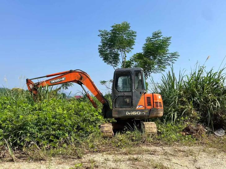 Buy Doosan DH55 Used Excavator / 1