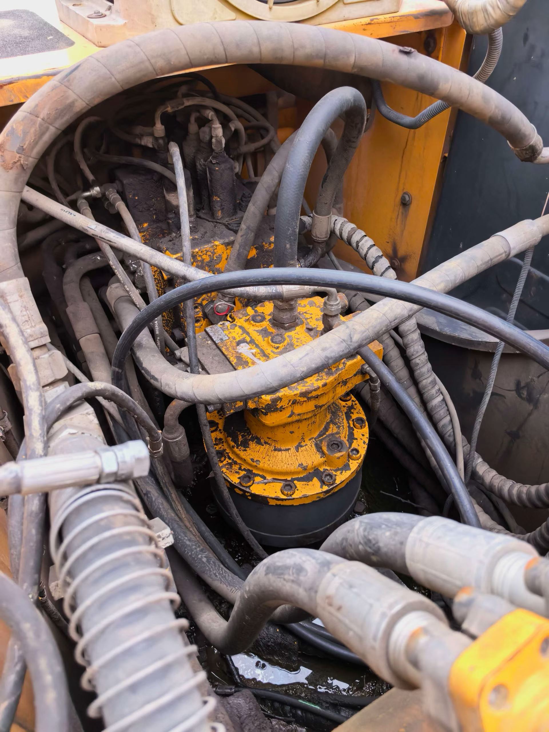 Buy Hyundai R215-7 Used Excavator / 3