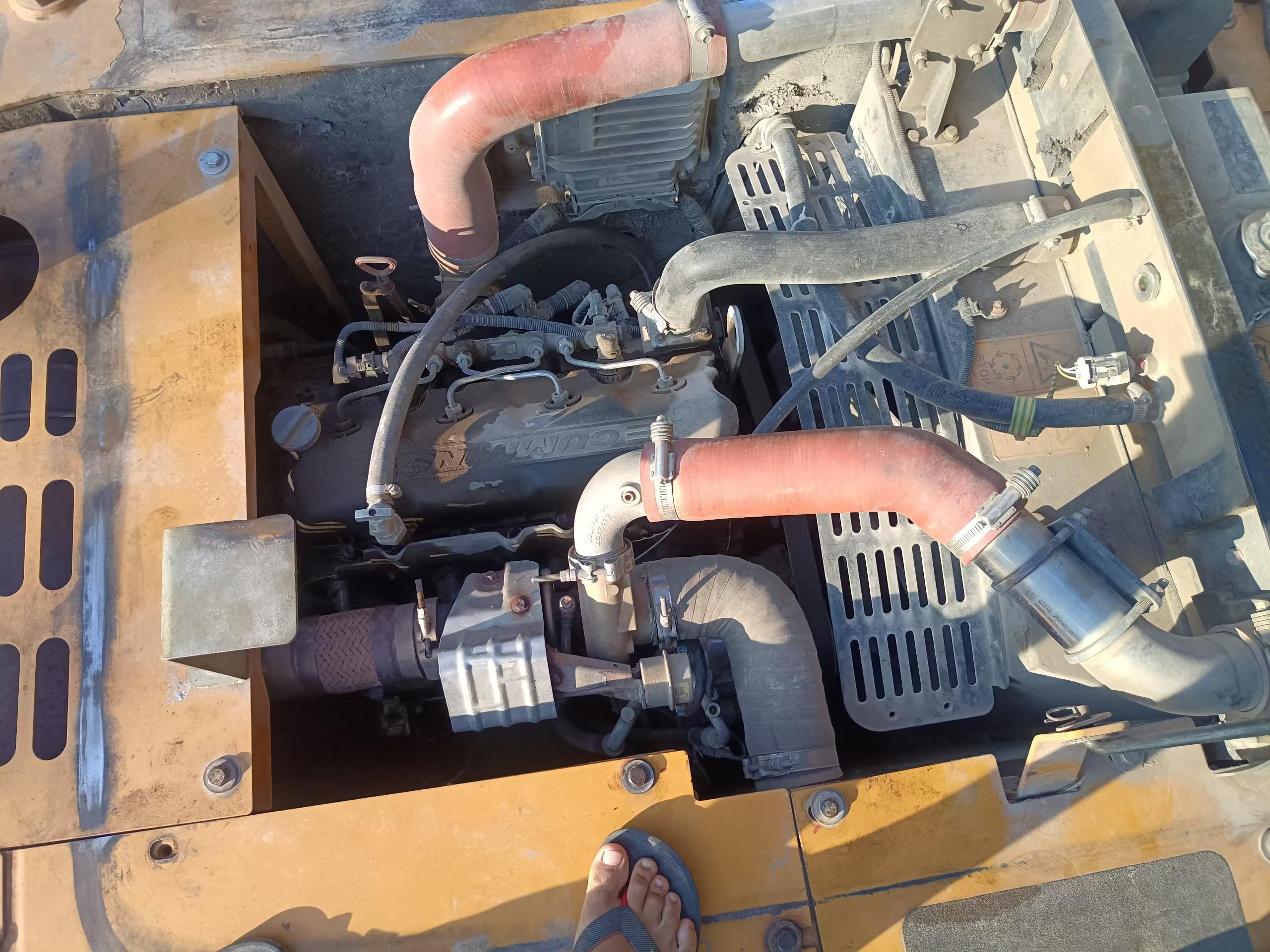 Buy XCMG XE135B Used Excavator / 2