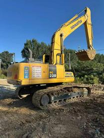 Buy Komatsu PC220 Used Excavator / 4 Buy Komatsu PC220 Used Excavator / 4