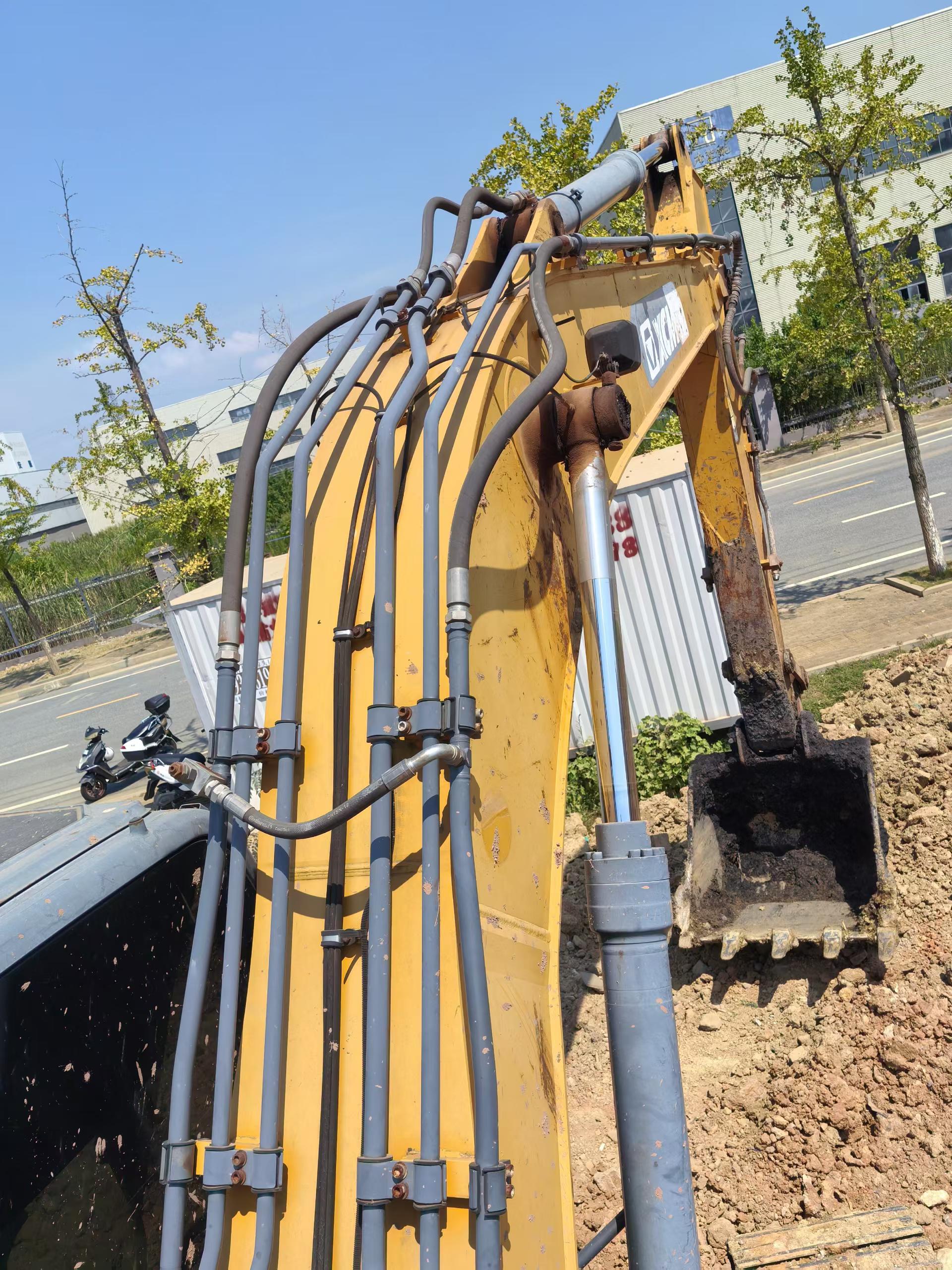 Buy XCMG XE200DA Used Excavator / 8