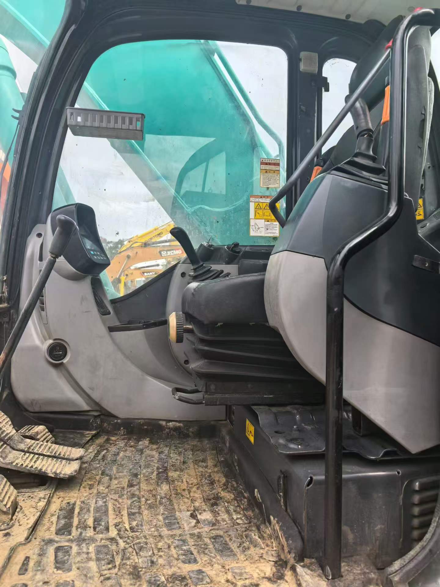 Buy Kobelco SK200 Used Excavator / 9
