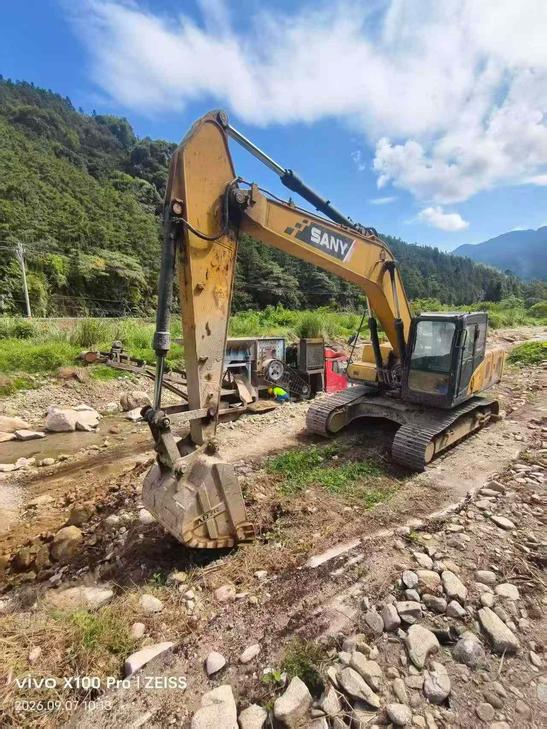 Buy Sany SY205C Used Excavator / 1