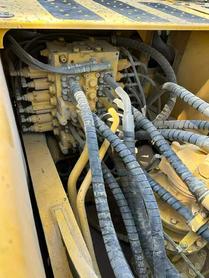 Buy Komatsu PC220 Used Excavator / 9 Buy Komatsu PC220 Used Excavator / 9