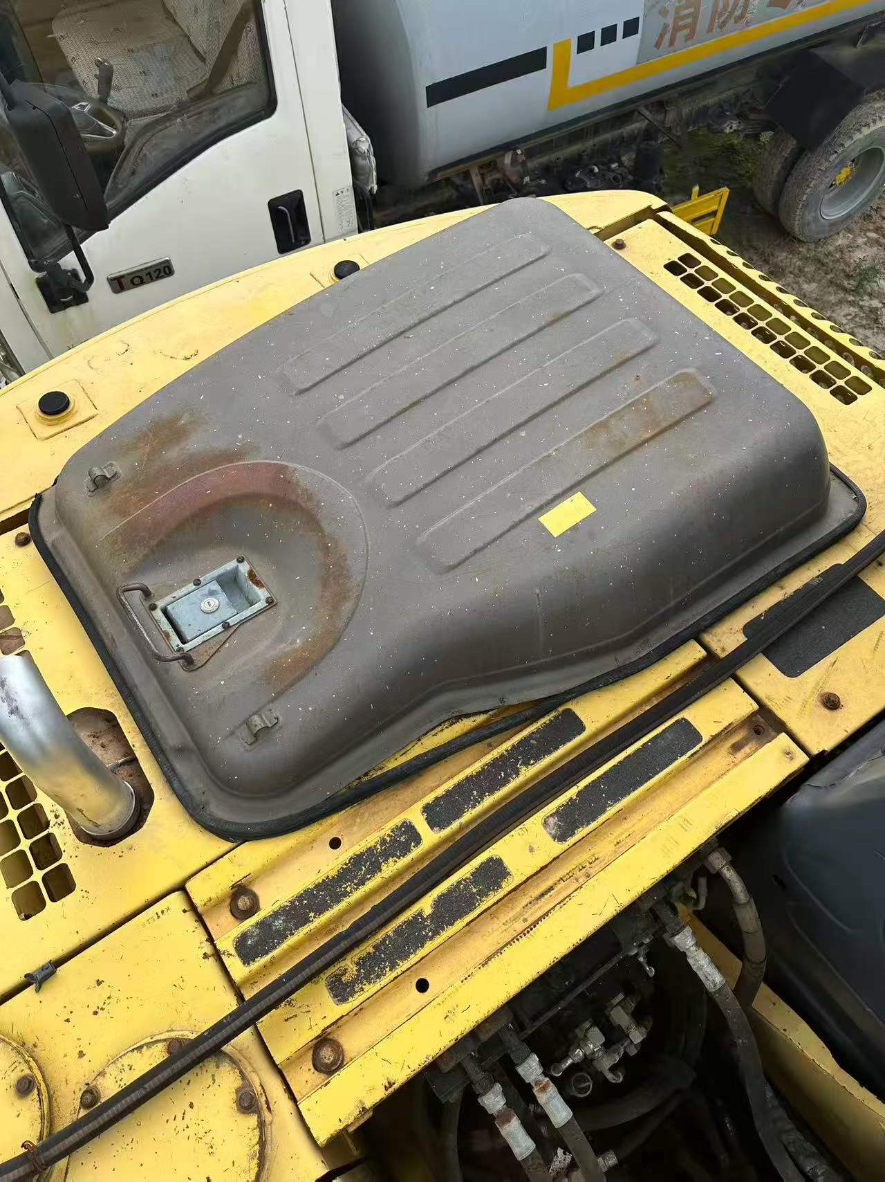 Buy Kobelco SK140 Used Excavator / 5