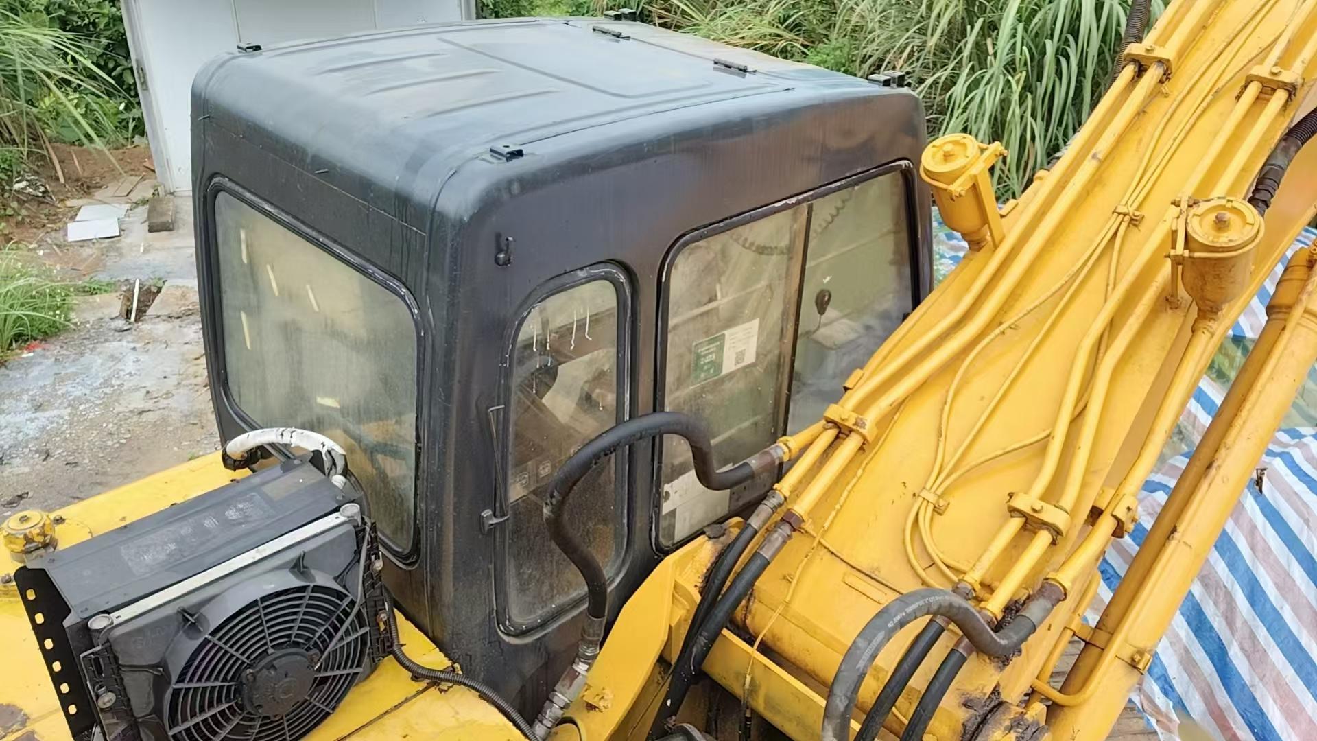 Buy Kato 820-3SP Used Excavator / 6