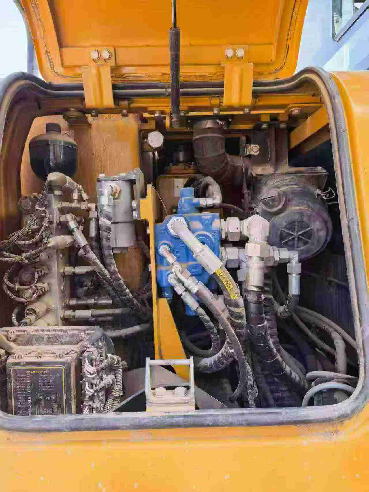 Buy Sany SY65C Used Excavator / 9