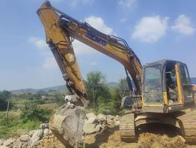 Buy XCMG XE135D Used Excavator / 4 Buy XCMG XE135D Used Excavator / 4