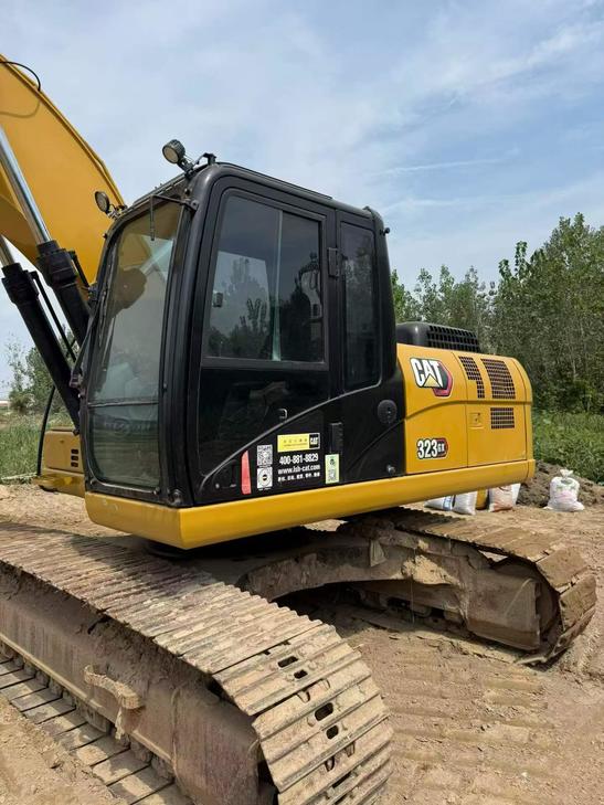 Buy Caterpillar 323 Used Excavator / 1