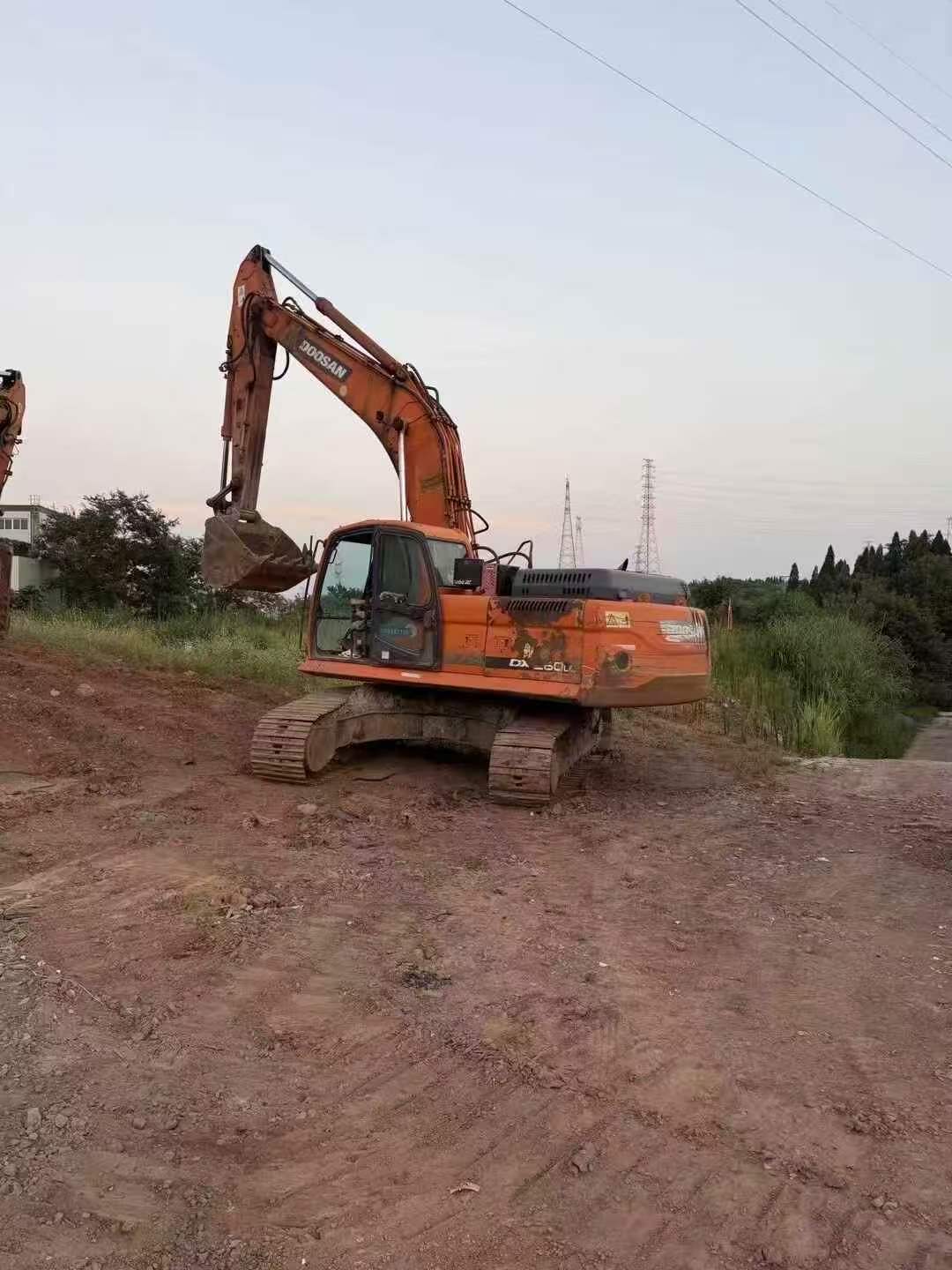 Buy Doosan DX260LC Used Excavator / 2