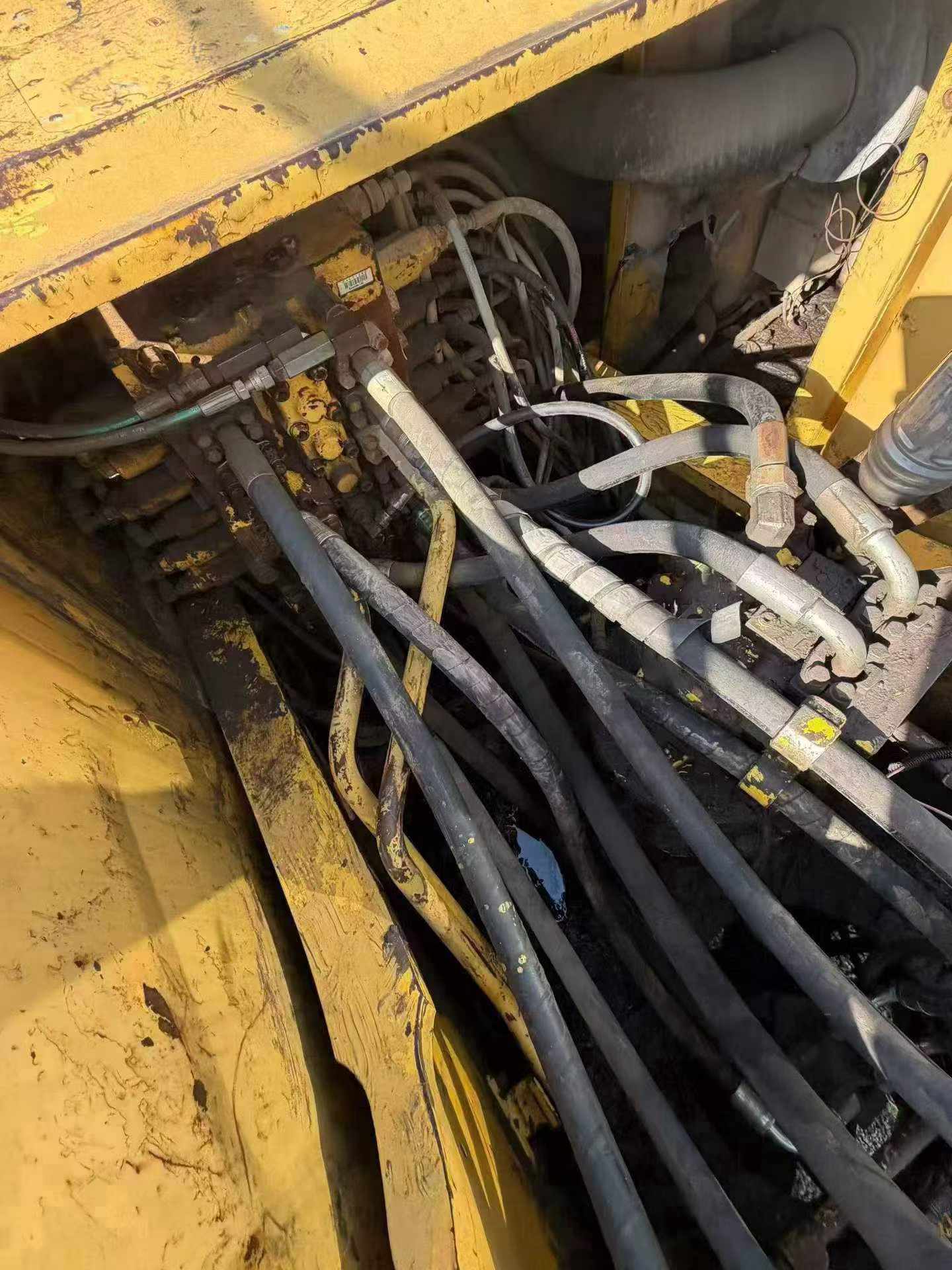Buy Komatsu PC200-7 Used Excavator / 4