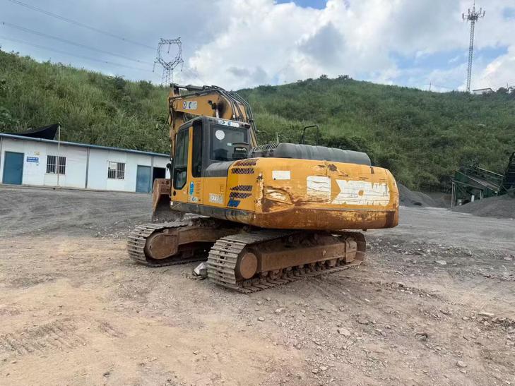 Buy XCMG XE215 Used Excavator / 1