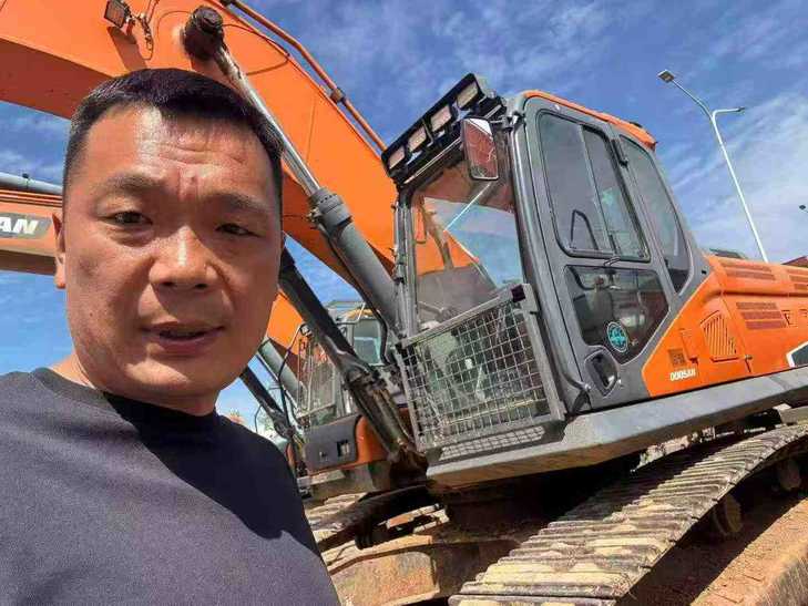 Buy Doosan DX380 Used Excavator / 1