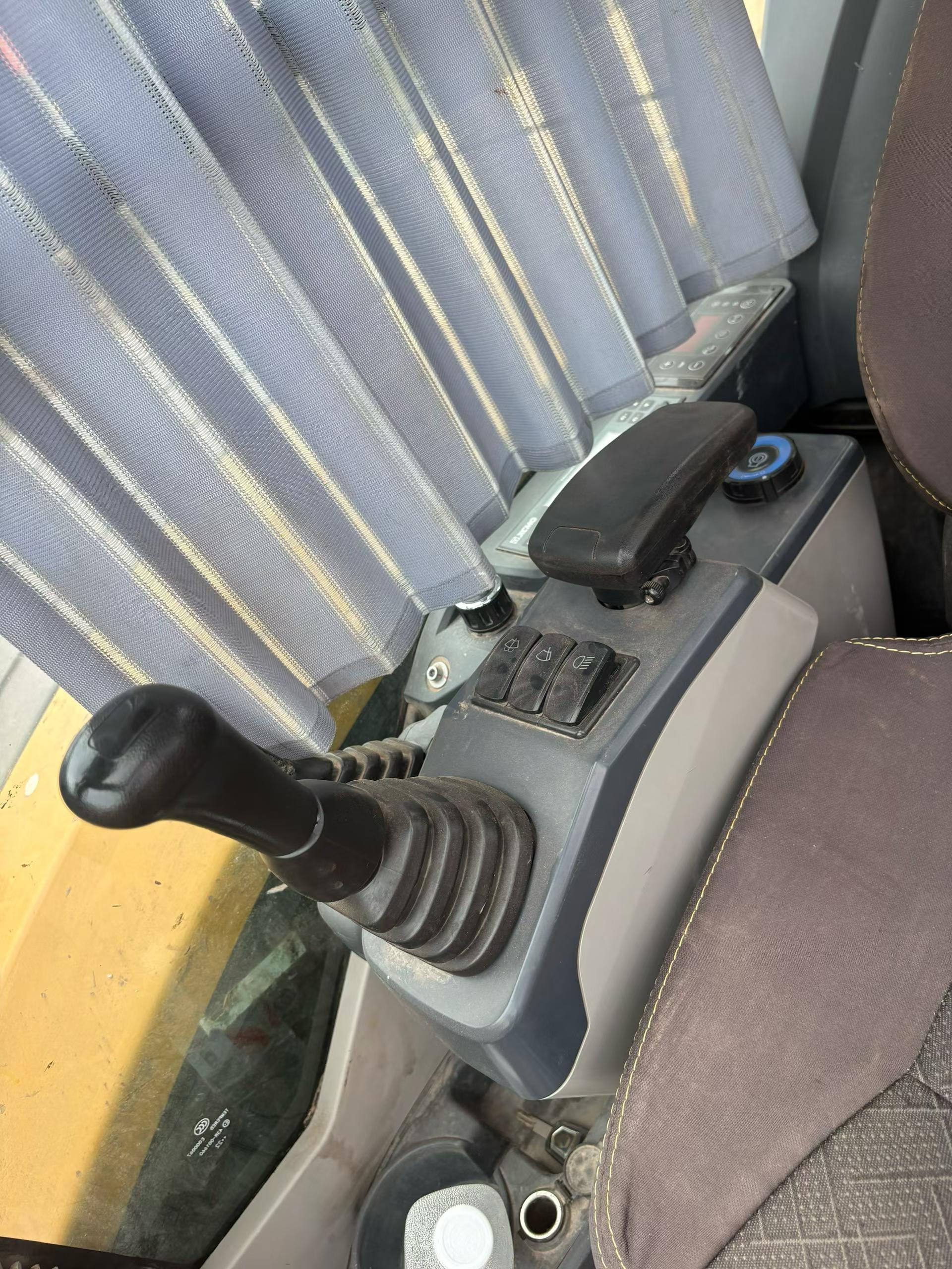 Buy XCMG XE55D Used Excavator / 2