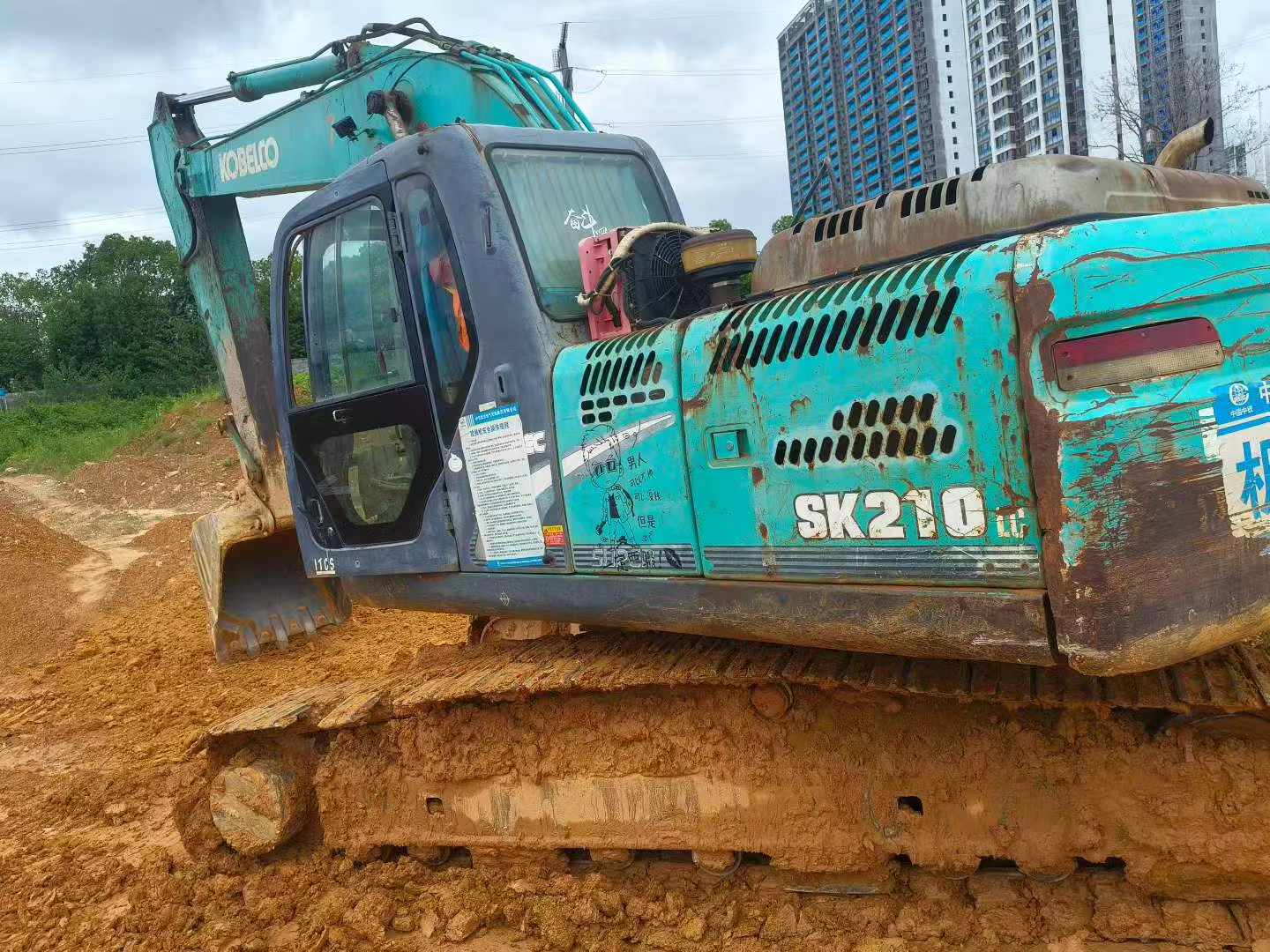Buy Kobelco SK210 Used Excavator / 3