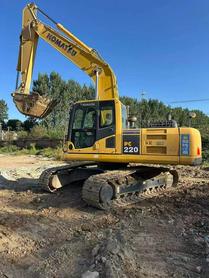 Buy Komatsu PC220 Used Excavator / 3 Buy Komatsu PC220 Used Excavator / 3
